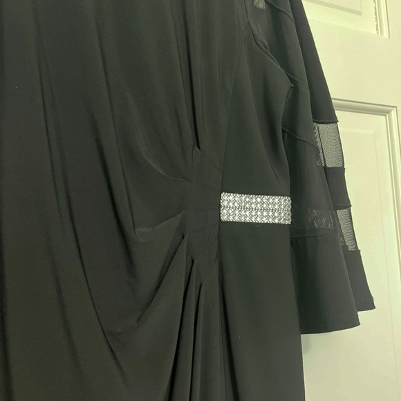 BEAUTIFUL FORMAL BLACK DRESS SIZE 16 - Picture 9 of 9